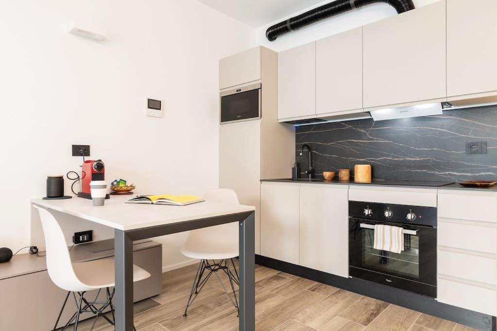 Emotichome 7 Flexyrent Studio มิลาน ภายนอก รูปภาพ